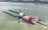 新一代深遠海風電全回轉起重船——“電建志遠”輪出塢