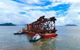 珠海深水裝備制造基地：西江24-7平臺(tái)導(dǎo)管架啟航南海
