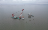 上海市海災(zāi)防治項(xiàng)目首個(gè)套箱成功安裝 海上施工邁向新階段