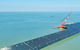 上海市：打造大規(guī)模海上光伏基地 推動東海大橋等海上光伏項目建設及并網(wǎng)投運
